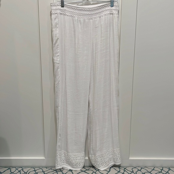 JM Collection White pull-on style lined-flowy pants - Picture 1 of 9